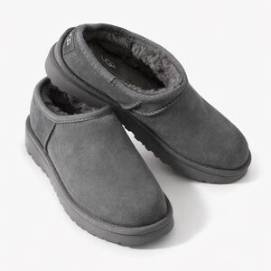 UGG Gray Suede Slip-On Boots | Cozy Shearling Lined | Size 8